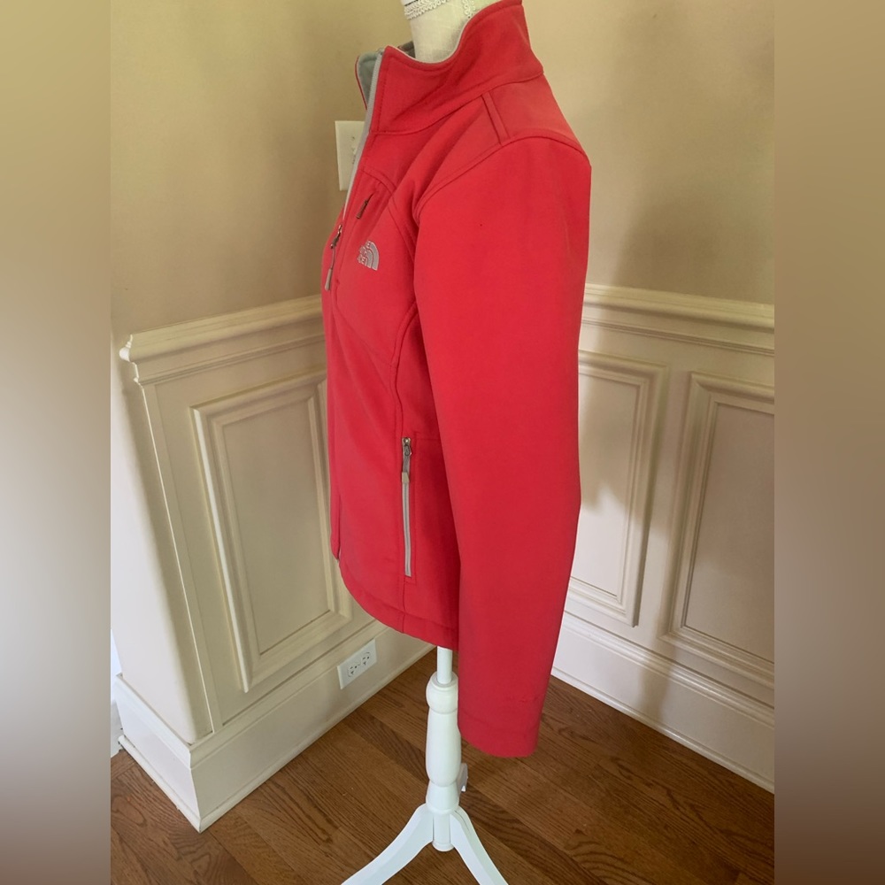 The North Face Women's Pink Bomber Jacket - Picture 5 of 15